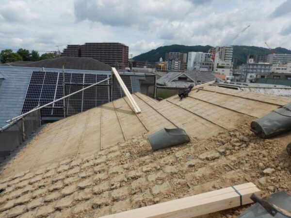 瓦、葺き替え、やり替え、古い、土、雨漏り、耐震、地震、重い家、思い家、対策、リフォーム、川西