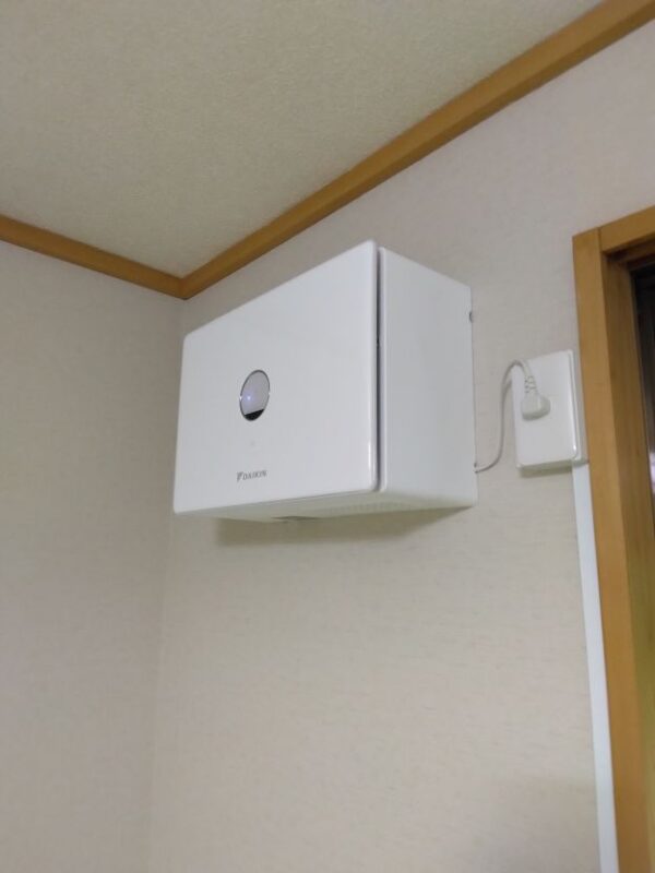 空き家、別荘、カビ、湿気、湿度、対策、どうする、除湿器、換気、梅雨、ダクト、工事、事例、方法、メリット、デメリット