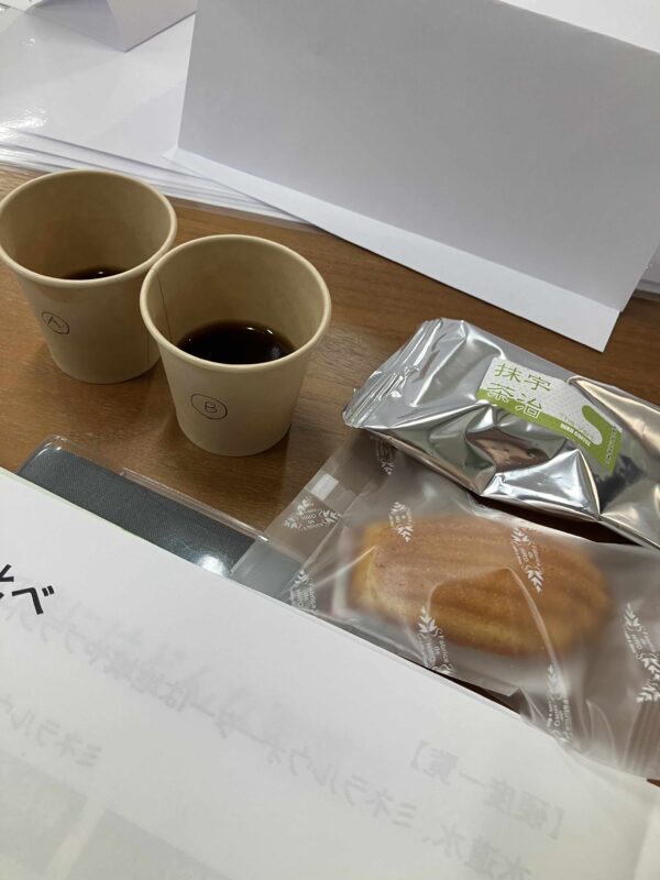 LIXIL主催の「コーヒー教室×サントリー GreenTap体験会」、GreenTapの水で淹れた珈琲の飲み比べ