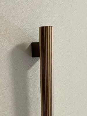 積層材の手摺
