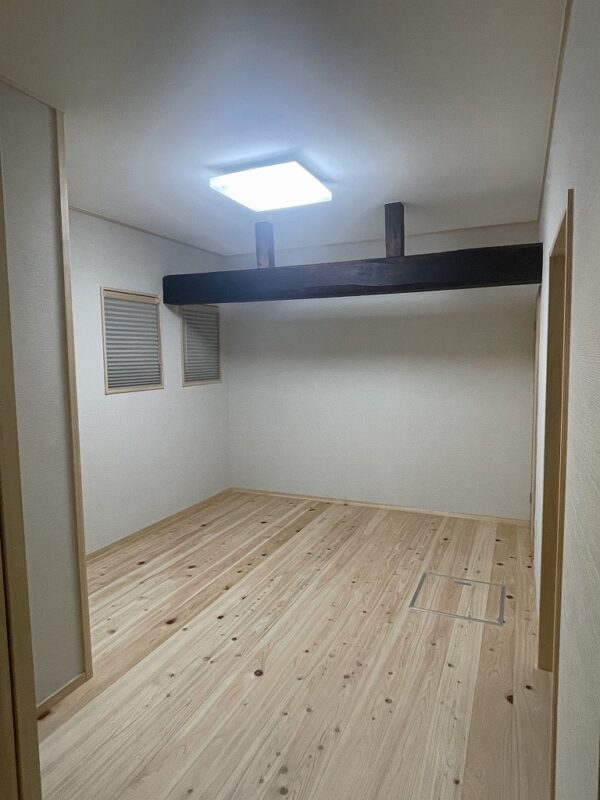 山から遠い場所を寝室に。