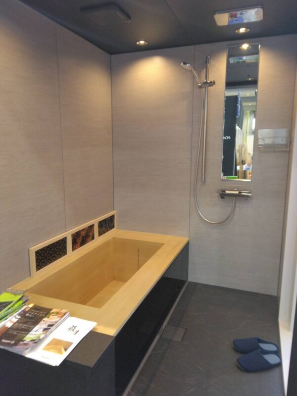 木の風呂、木製、木、浴槽、板壁、木のユニットバス、ハウステック、雅月、ハーフユニット、TOTO、リクシル